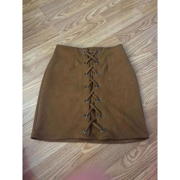 Windsor Dresses & Skirts - Windsor Faux Suede Lattice Mini Skirt Size XS